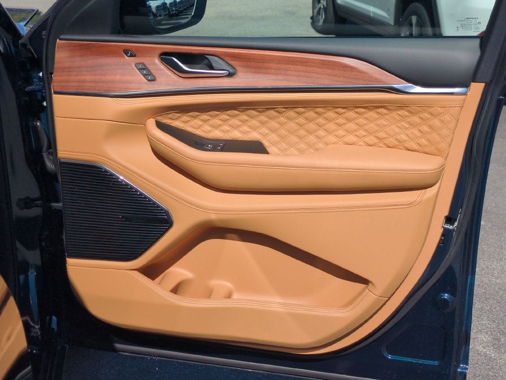 2027 Jeep Grand Cherokee L Summit