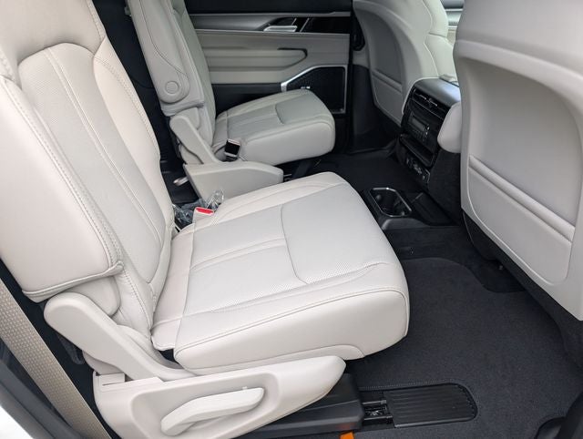 2026 Jeep Grand Wagoneer L 4x2