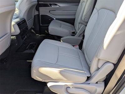 2026 Jeep Grand Wagoneer L 4x2