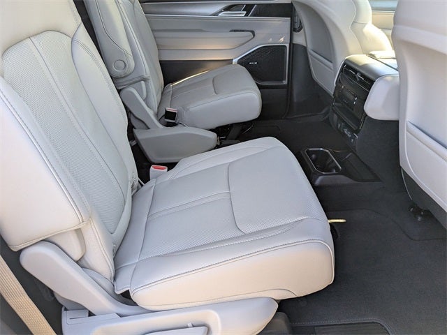 2026 Jeep Grand Wagoneer L 4x2