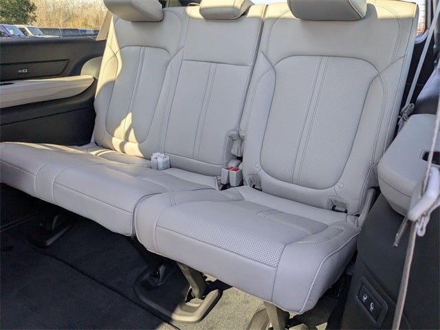 2026 Jeep Grand Wagoneer L 4x4