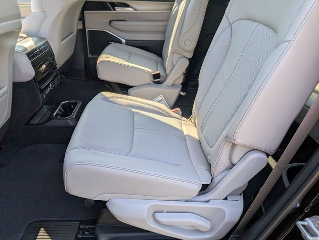 2026 Jeep Grand Wagoneer L 4x4