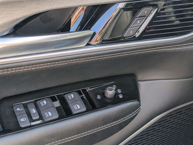 2026 Jeep Grand Wagoneer L 4x4