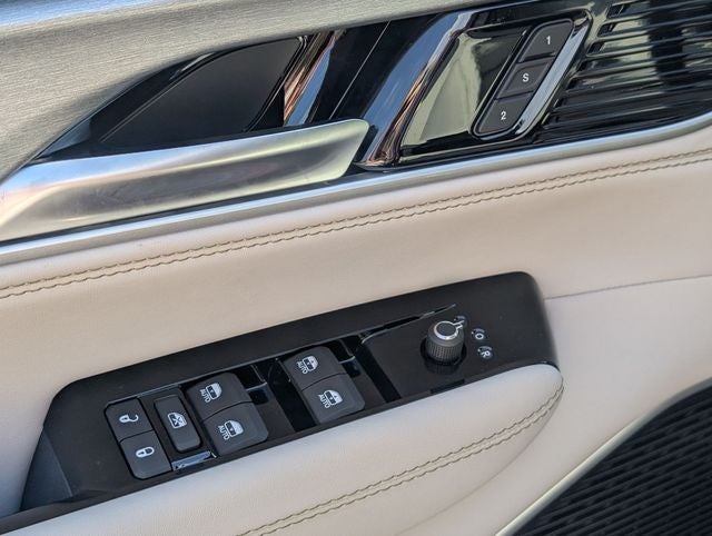 2026 Jeep Grand Wagoneer L 4x4
