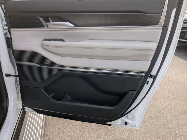 2026 Jeep Grand Wagoneer L Summit Obsidian