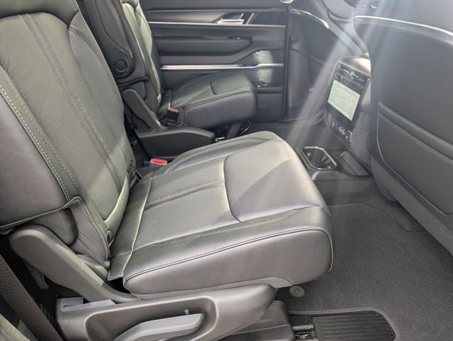 2026 Jeep Grand Wagoneer L Summit Obsidian