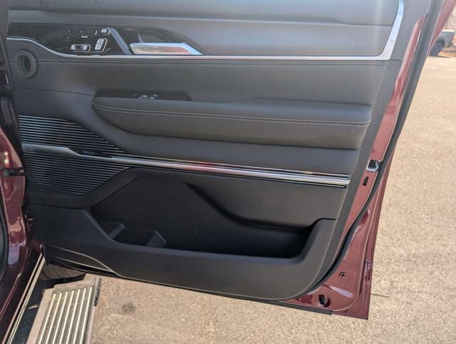 2026 Jeep Grand Wagoneer L Summit Obsidian