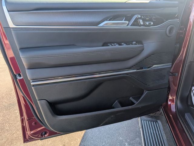 2026 Jeep Grand Wagoneer L Summit Obsidian