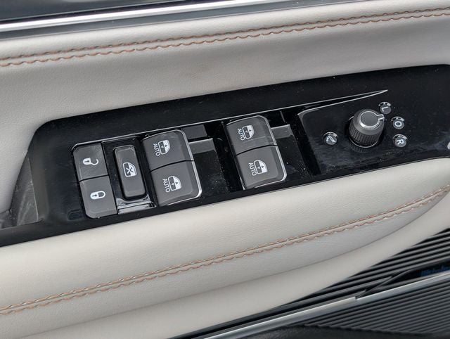 2026 Jeep Grand Wagoneer L Summit Obsidian