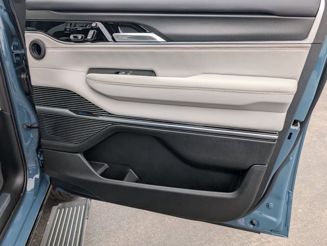 2026 Jeep Grand Wagoneer L Summit Obsidian