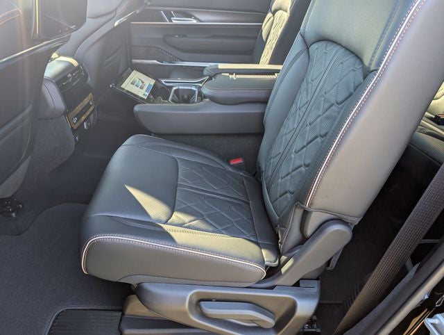 2026 Jeep Grand Wagoneer L Summit Reserve