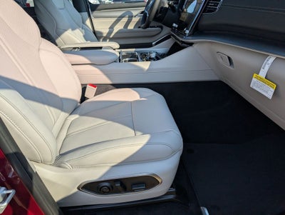 2026 Jeep Grand Wagoneer 4x2