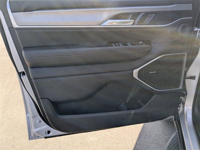 2026 Jeep Grand Wagoneer Base