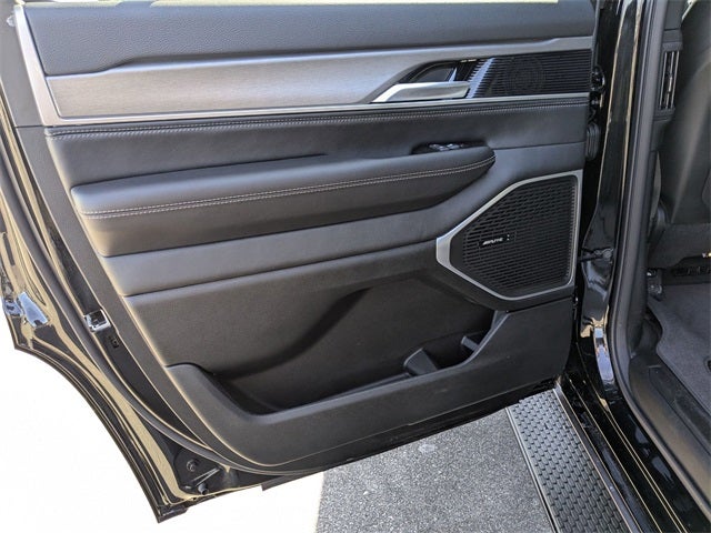 2026 Jeep Grand Wagoneer Base