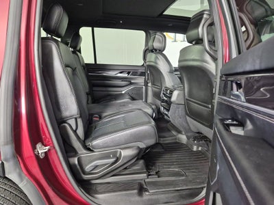 2024 Jeep Wagoneer Base
