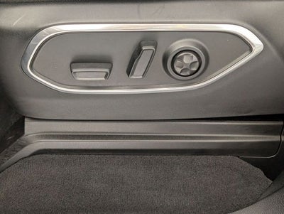 2023 Jeep Wagoneer Base