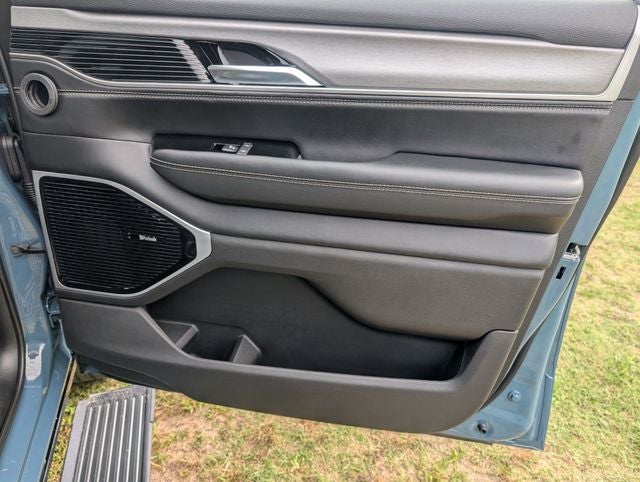 2026 Jeep Grand Wagoneer Limited Altitude