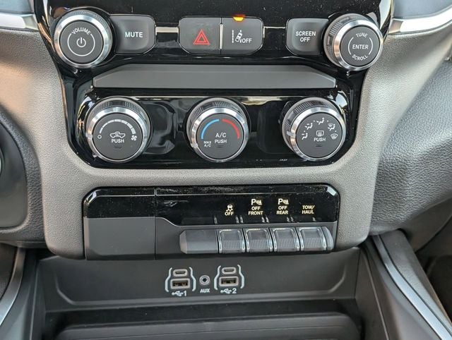2026 RAM 1500 RAM 1500 BIG HORN QUAD CAB 4X2 6'4' BOX