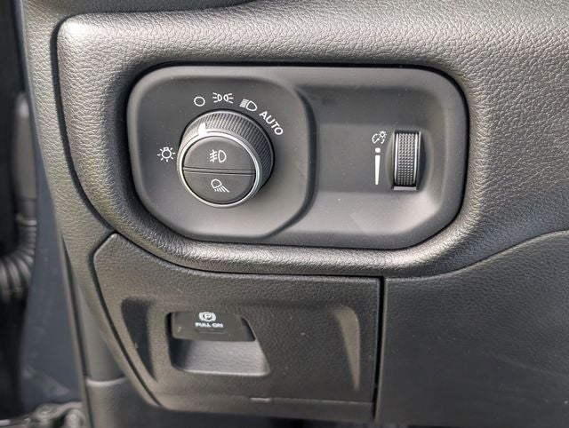 2026 RAM 1500 RAM 1500 EXPRESS CREW CAB 4X2 5'7' BOX