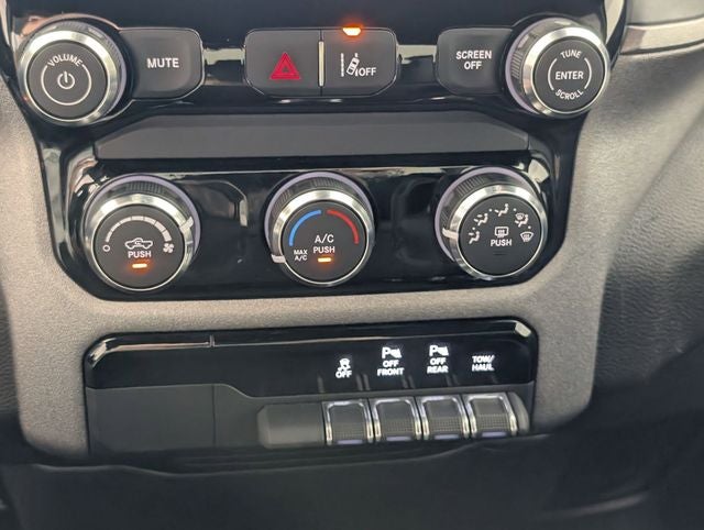 2025 RAM 1500 Tradesman Quad Cab 4x4 6'4' Box