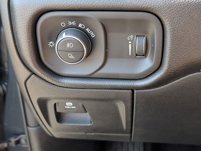 2026 RAM 1500 RAM 1500 EXPRESS QUAD CAB 4X2 6'4' BOX