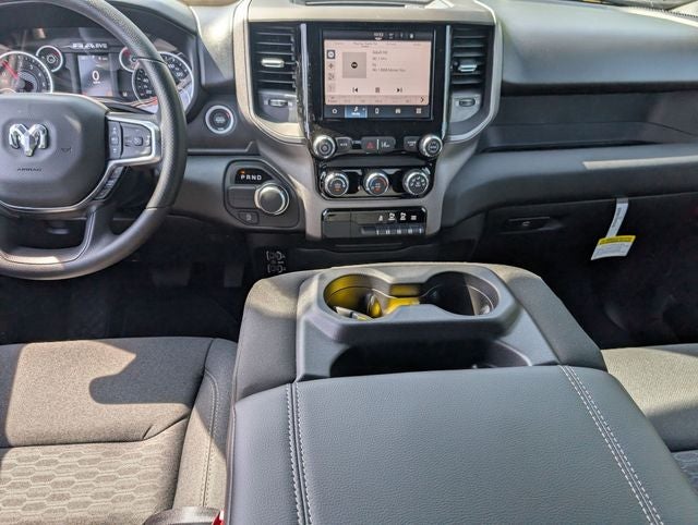 2026 RAM 1500 RAM 1500 EXPRESS QUAD CAB 4X2 6'4' BOX