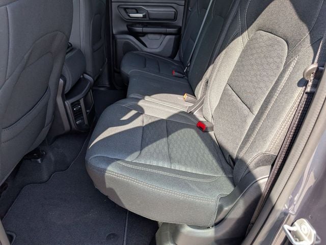 2026 RAM 1500 RAM 1500 EXPRESS QUAD CAB 4X2 6'4' BOX