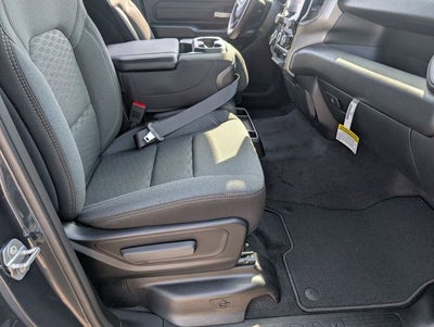 2026 RAM 1500 RAM 1500 EXPRESS QUAD CAB 4X2 6'4' BOX