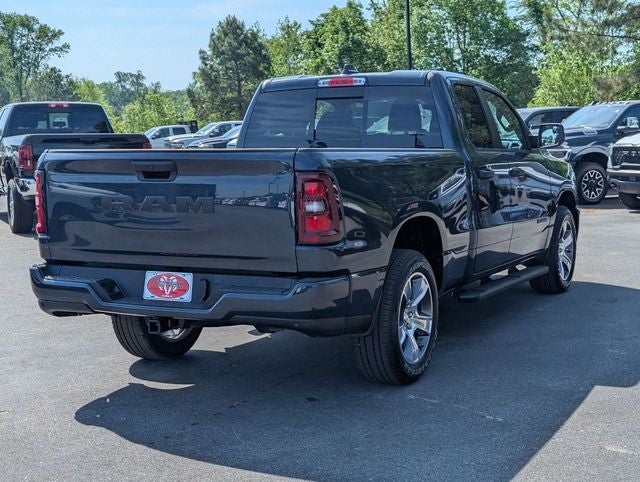 2026 RAM 1500 RAM 1500 EXPRESS QUAD CAB 4X2 6'4' BOX