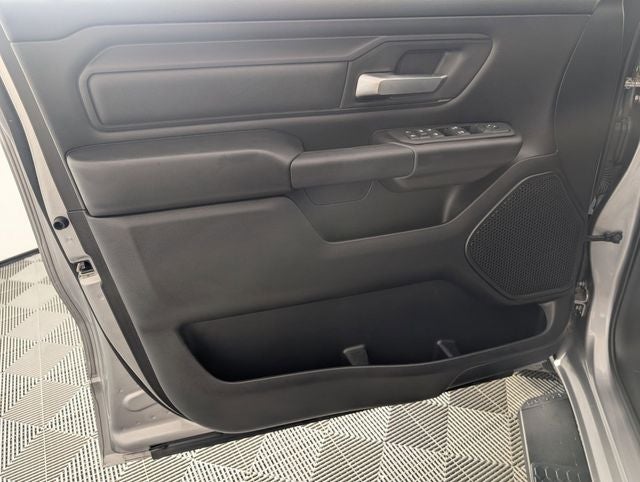 2025 RAM 1500 Tradesman Crew Cab 4x4 5'7' Box