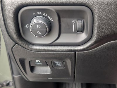 2026 RAM 1500 RAM 1500 EXPRESS CREW CAB 4X4 5'7' BOX