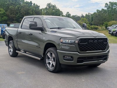 2026 RAM 1500 RAM 1500 EXPRESS CREW CAB 4X4 5'7' BOX