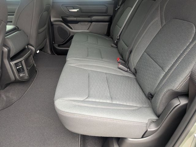 2026 RAM 1500 RAM 1500 EXPRESS CREW CAB 4X4 5'7' BOX
