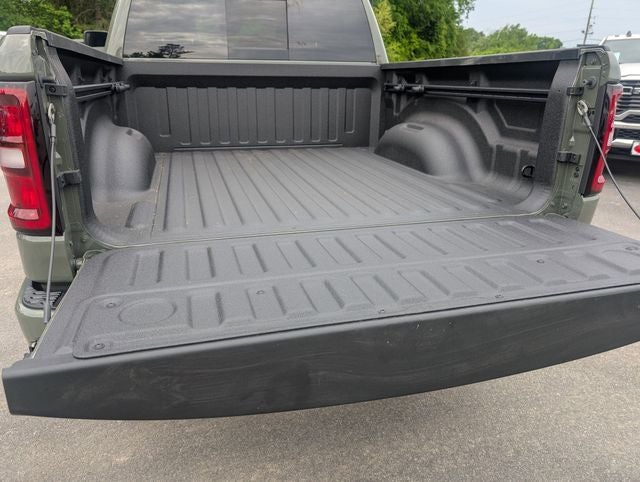 2026 RAM 1500 RAM 1500 EXPRESS CREW CAB 4X4 5'7' BOX