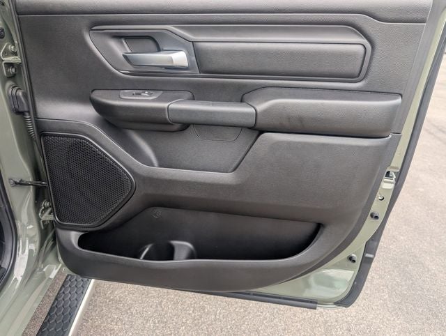 2026 RAM 1500 RAM 1500 EXPRESS CREW CAB 4X4 5'7' BOX