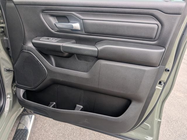 2026 RAM 1500 RAM 1500 EXPRESS CREW CAB 4X4 5'7' BOX