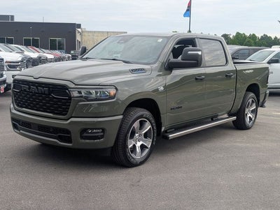 2026 RAM 1500 RAM 1500 EXPRESS CREW CAB 4X4 5'7' BOX