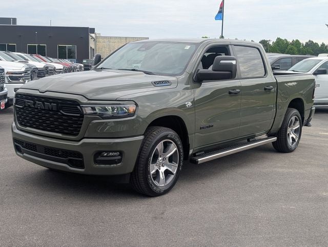 2026 RAM 1500 RAM 1500 EXPRESS CREW CAB 4X4 5'7' BOX