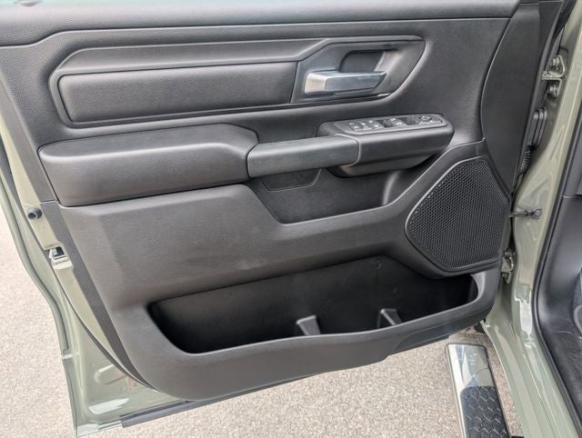 2026 RAM 1500 RAM 1500 EXPRESS CREW CAB 4X4 5'7' BOX