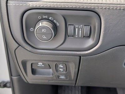 2026 RAM 1500 RAM 1500 LIMITED CREW CAB 4X4 5'7' BOX