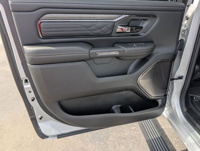 2026 RAM 1500 RAM 1500 LIMITED CREW CAB 4X4 5'7' BOX