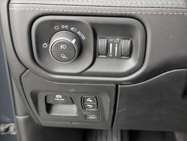 2026 RAM 1500 RAM 1500 LIMITED CREW CAB 4X4 5'7' BOX
