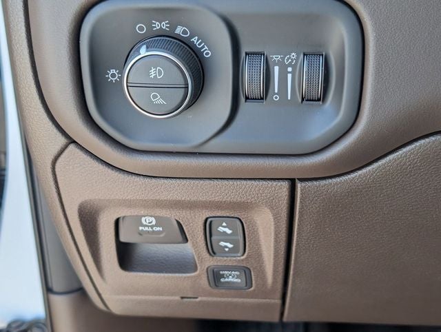 2026 RAM 1500 RAM 1500 LIMITED LONGHORN CREW CAB 4X4 5'7' BOX