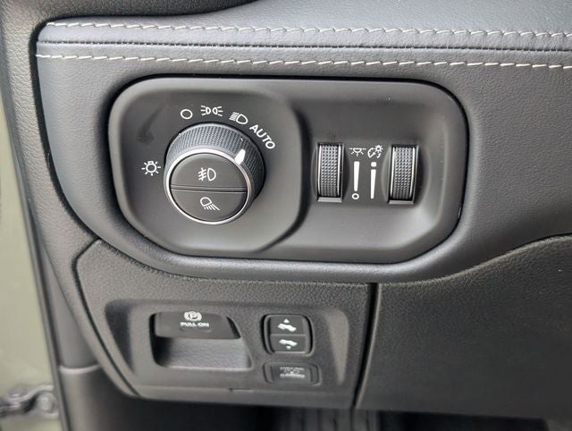 2026 RAM 1500 RAM 1500 LIMITED CREW CAB 4X4 5'7' BOX
