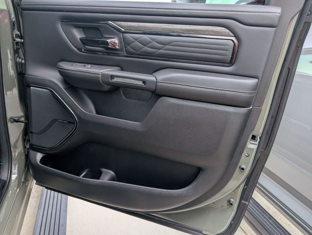 2026 RAM 1500 RAM 1500 LIMITED CREW CAB 4X4 5'7' BOX