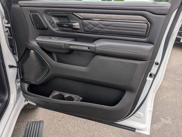 2026 RAM 1500 RAM 1500 LIMITED CREW CAB 4X4 5'7' BOX