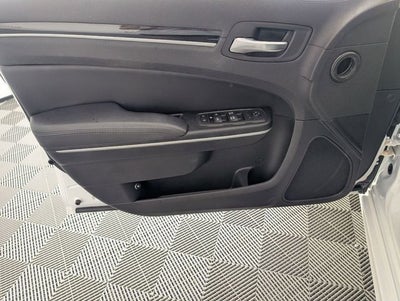 2023 Chrysler 300 Touring