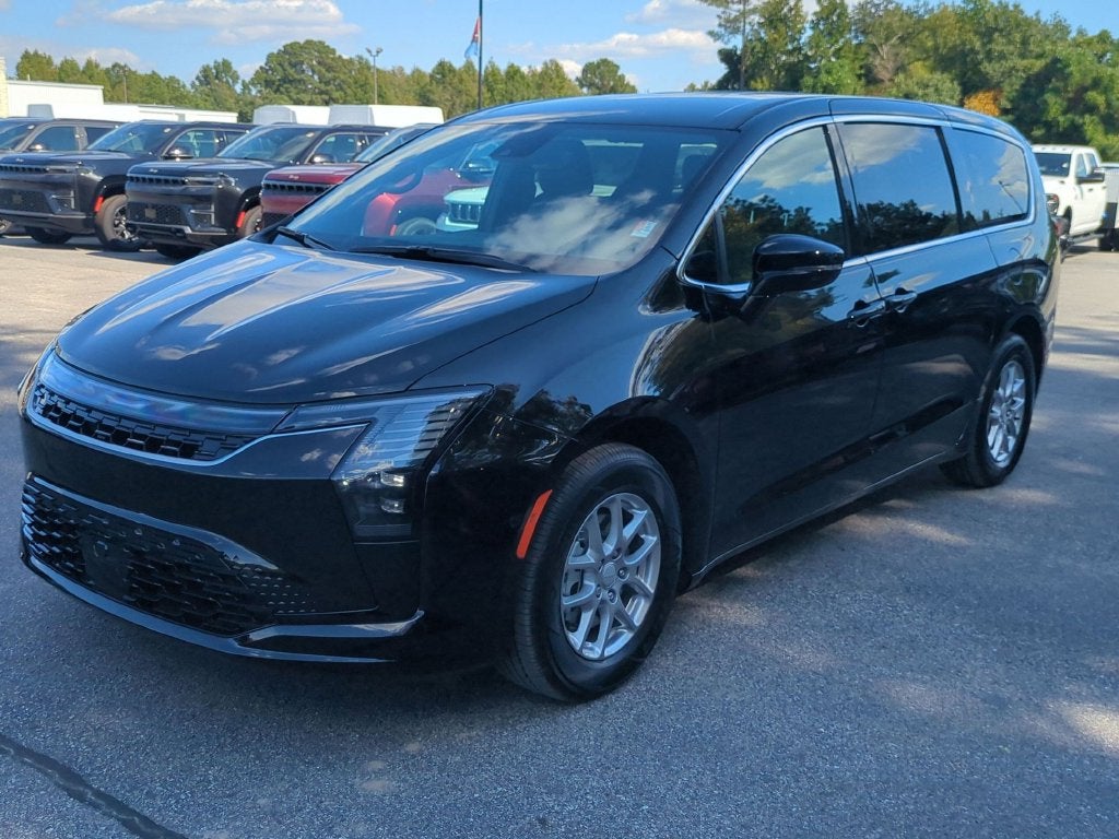 2027 Chrysler Pacifica Select