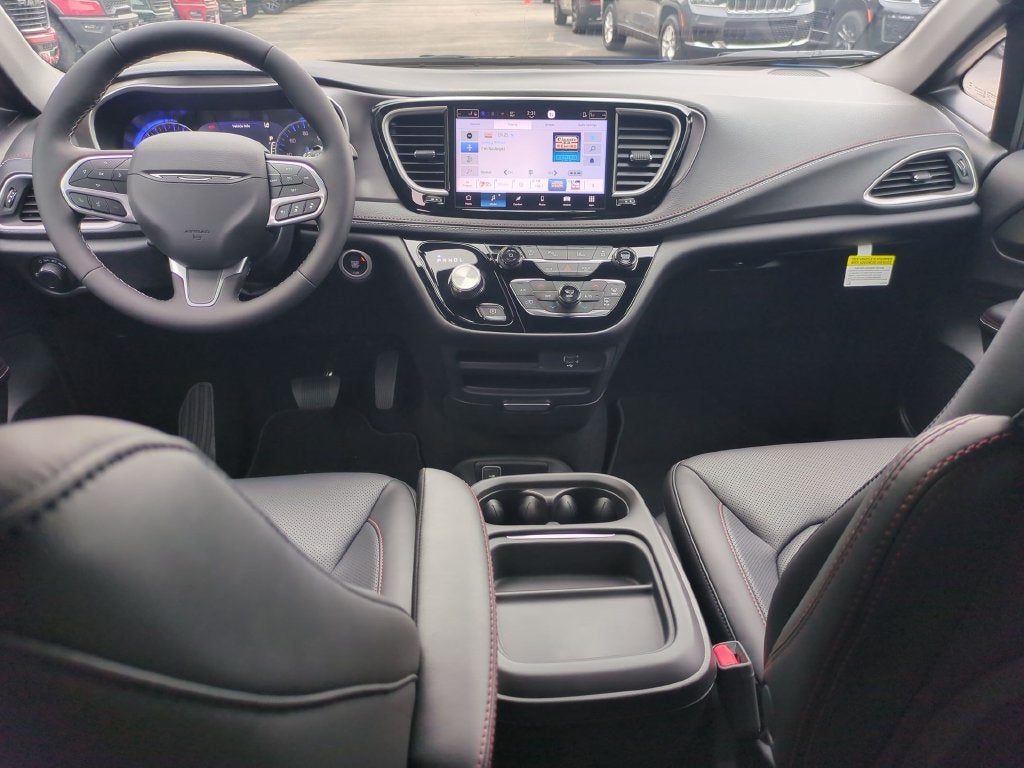2027 Chrysler Pacifica Select