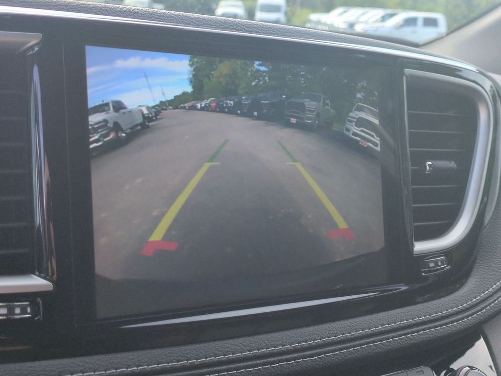 2027 Chrysler Pacifica Select